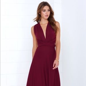 Lulu’s Tricks of the Trade Maxi Dress - Burgundy